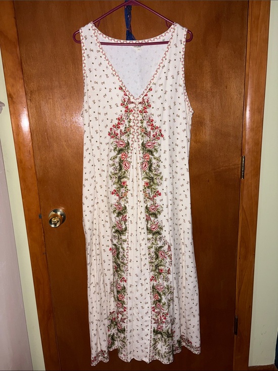 Max Studio Dresses & Skirts - Max Studio Cream Maxi Dress with Pink & Green Floral Trim